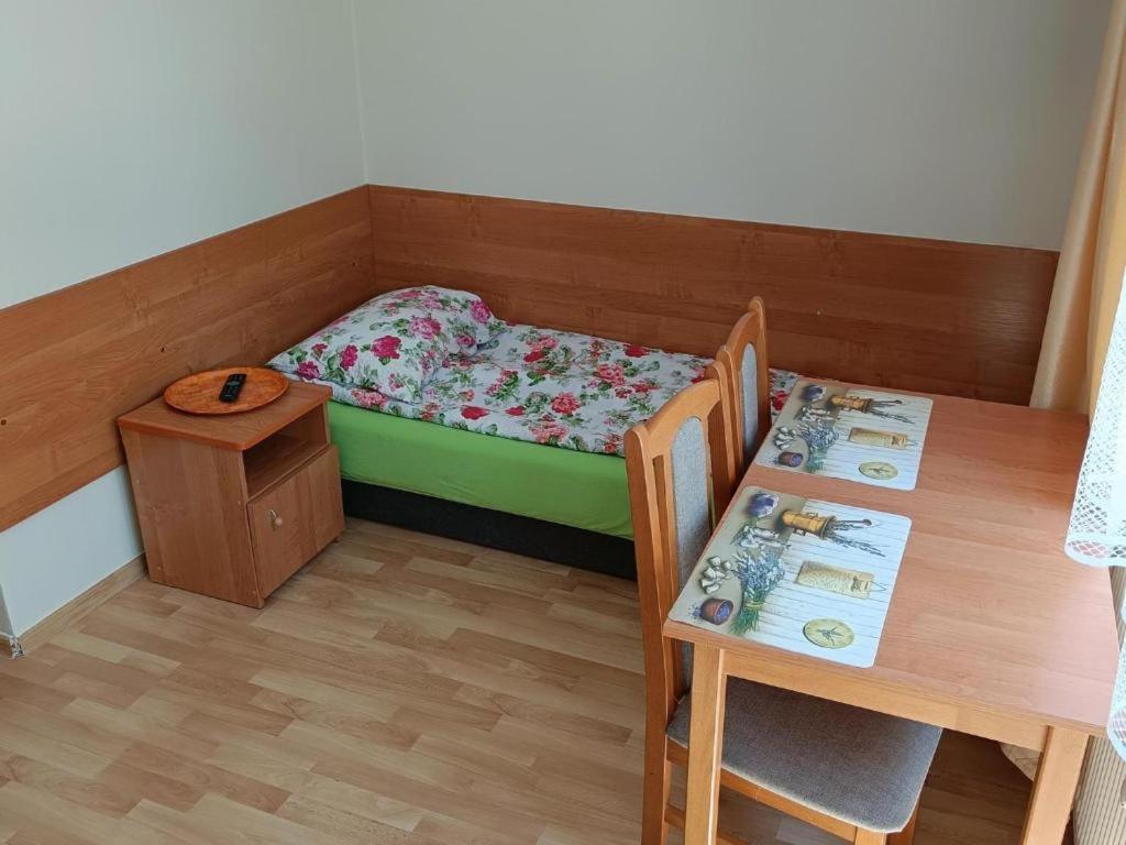 Pensjonat Przystan Kolobrzeg Luaran gambar